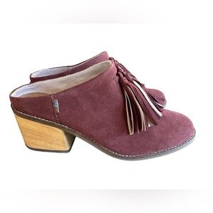 Toms Leila Tassel Suede Mules Womens Size 8 Burgundy Block Heel